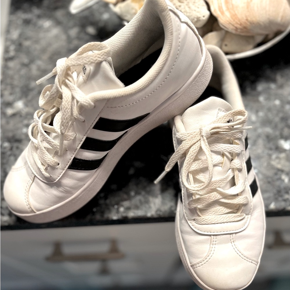 Adidas DB1831 Boys VI Court 2.0 Sneakers Size 2